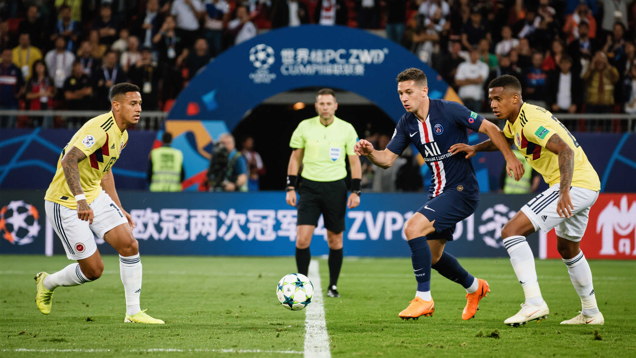 欧冠双冠王险遭逆袭，世俱杯再现激烈2-2战平